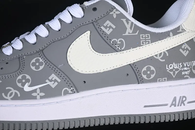 All categories Nk Air Force 1 Air Force series Nk Air Force 1 Low Air Force low-top Nike Air Force 1'07 Low joint gray and white print Air Force 1 low-top casual sneakers NH0601-575